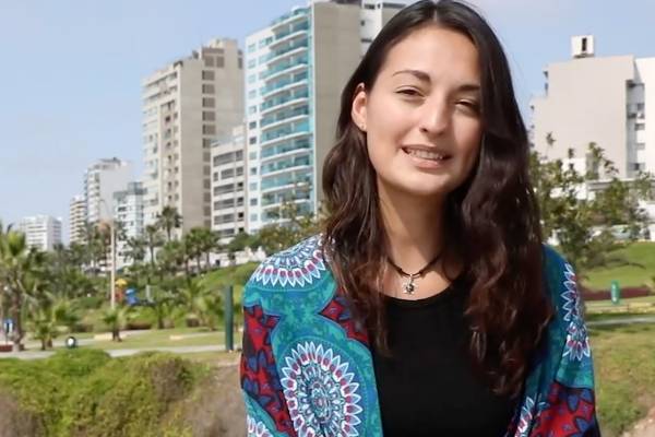I språkfilmene til PASIONES 2 møter vi blant annet Catarina fra Lima i Peru.
